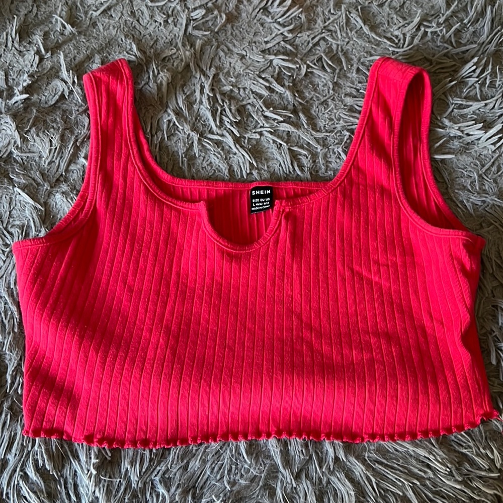 cropped tank top